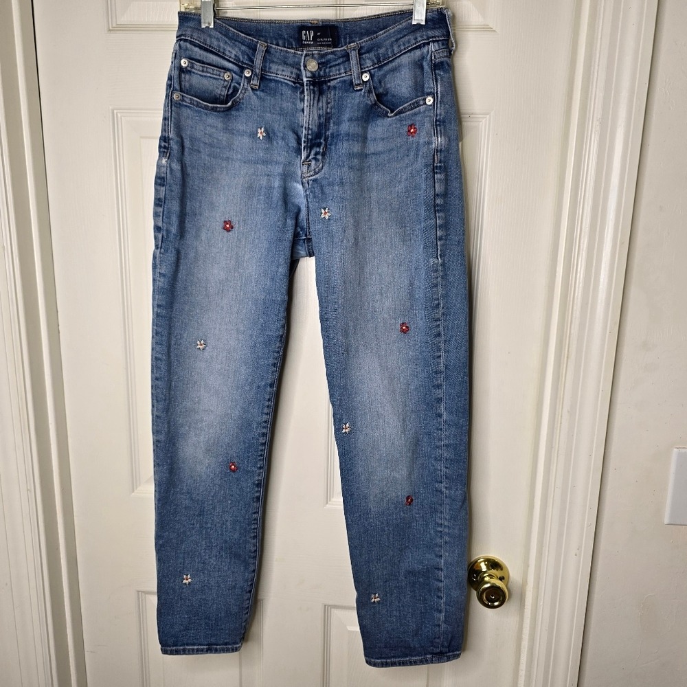 Gap Womens girlfriend‎ embroidered flowers well loved jeans 27